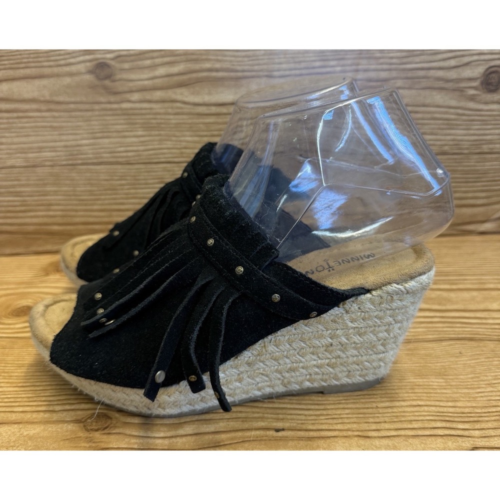 Minnetonka Quinn Stone Suede‎ Fringe Jute Wedge Black Sandals Mules Size 7